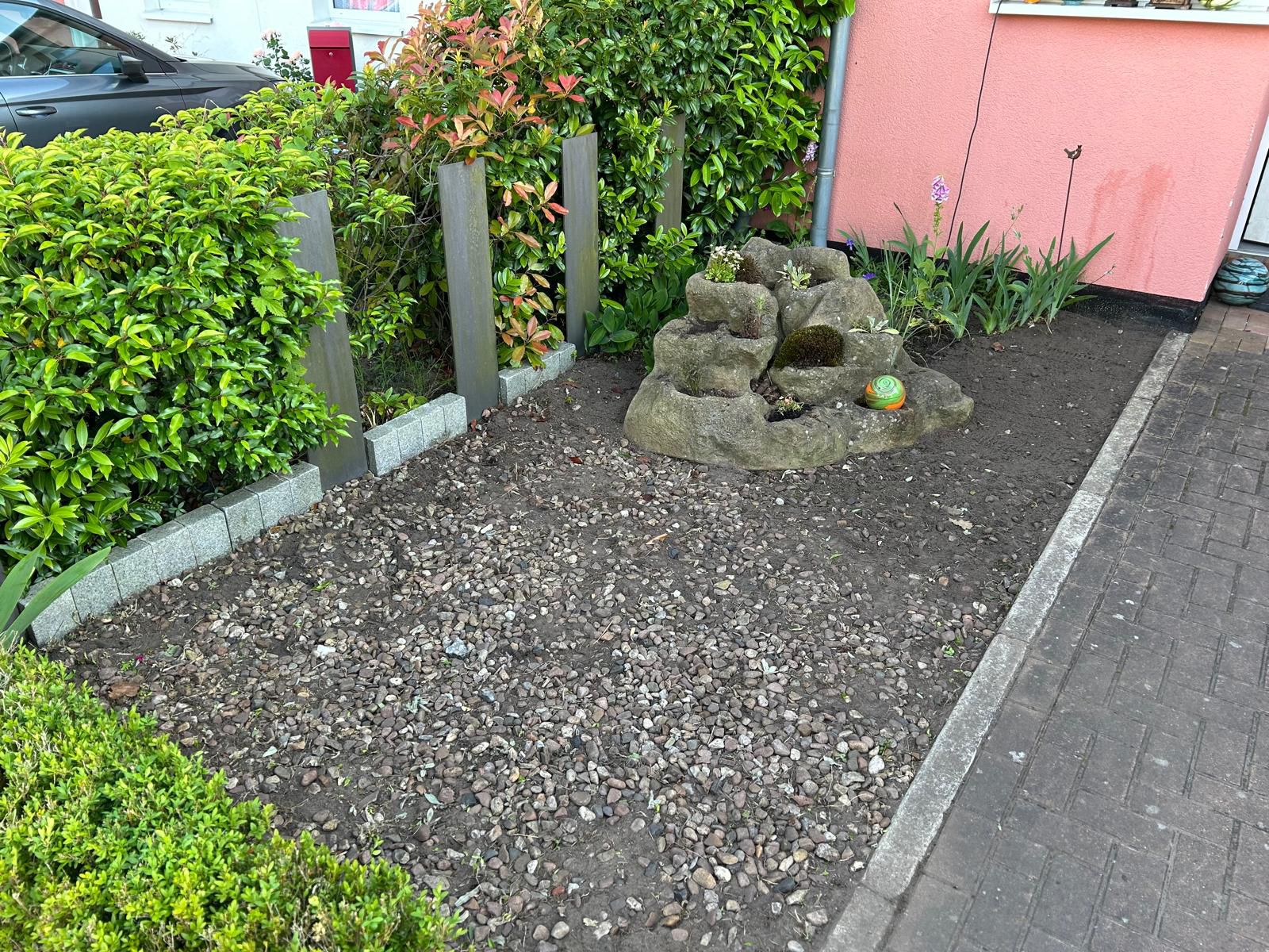 Beetpflege & Aufräumen – Nachher | Beetpflege durch Grüner geht's nicht Gartenpflege in Burgwedel, Region Hannover